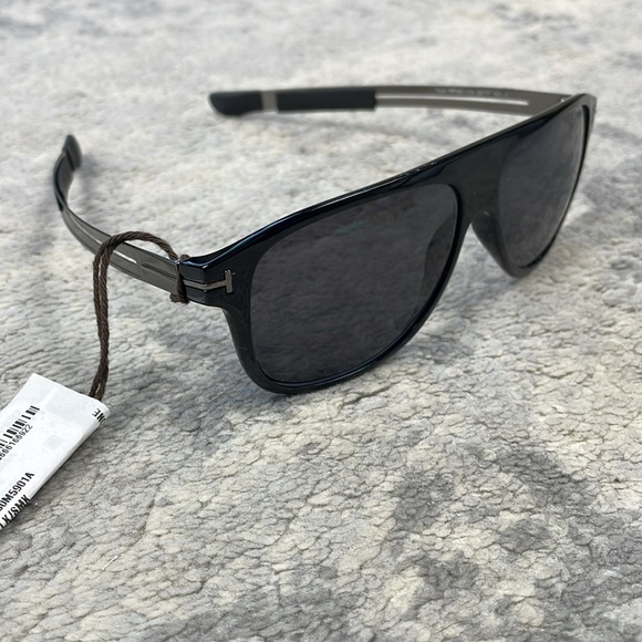 New Tom Ford Todd TF880 01A Unisex Aviator Sunglasses Black FT0880 - Picture 4 of 16